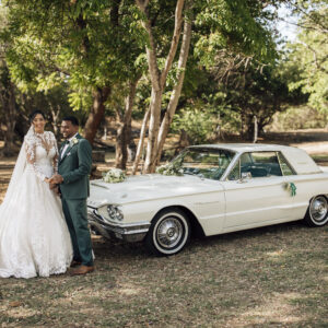 Photo d'un mariage à La Réunion – Ford Thunderbird