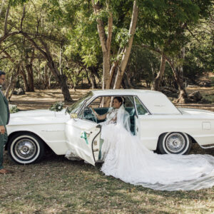 Photo d'un mariage à La Réunion – Ford Thunderbird