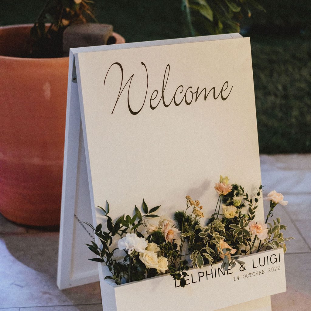 Photo d'un mariage à La Réunion – Panneau de bienvenue – Panneau de bienvenue « Le pliable », Décoration florale