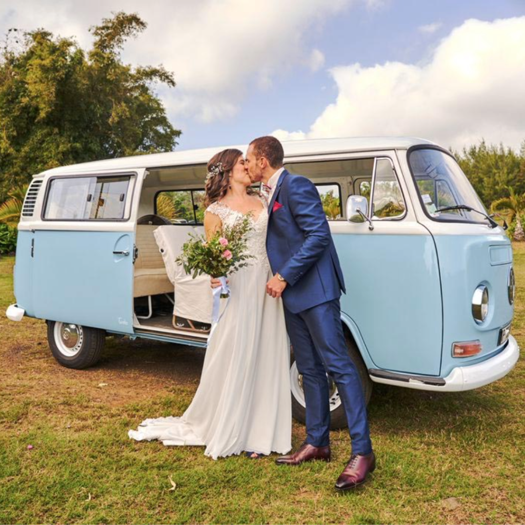 Photo d'un mariage à La Réunion – couple – COMBI VW